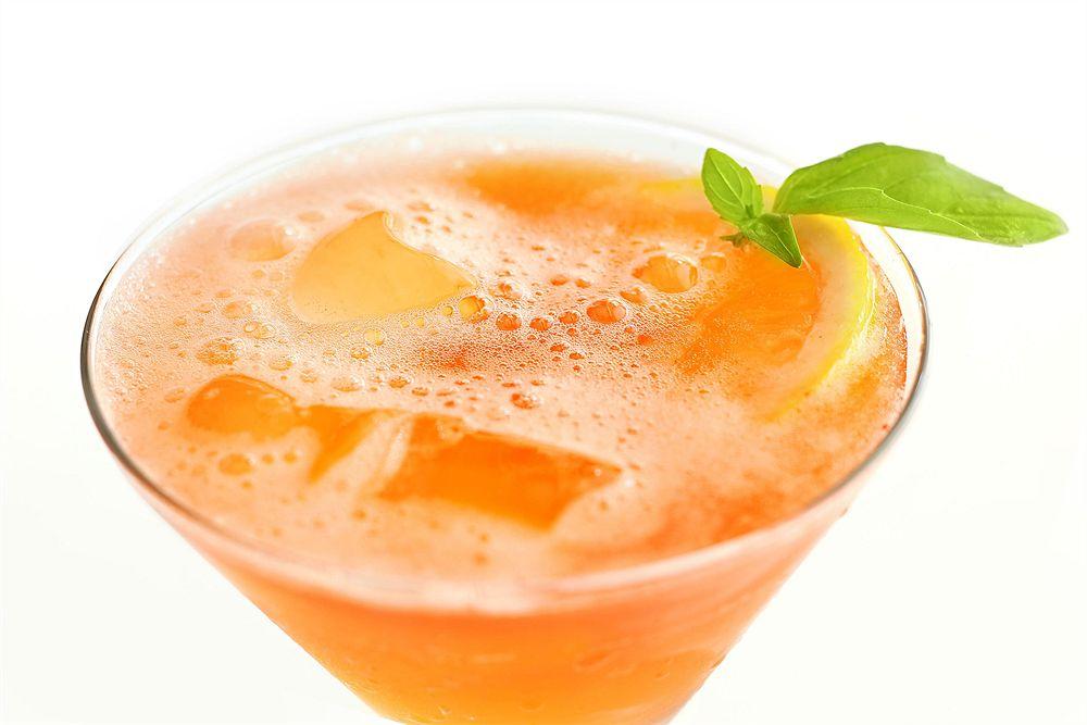 Le Meridien Джедда Экстерьер фото A Bellini cocktail