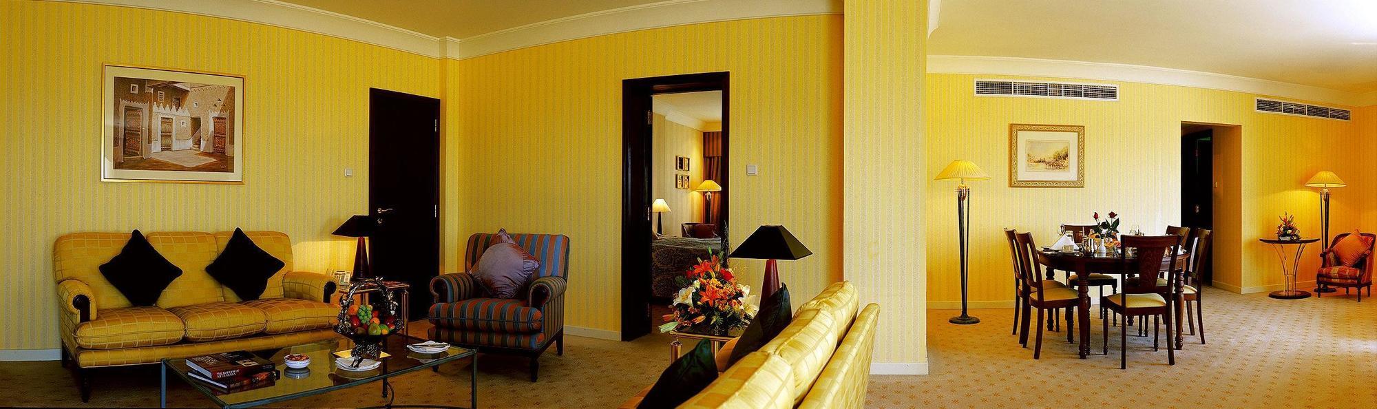 Le Meridien Джедда Экстерьер фото A suite at the hotel